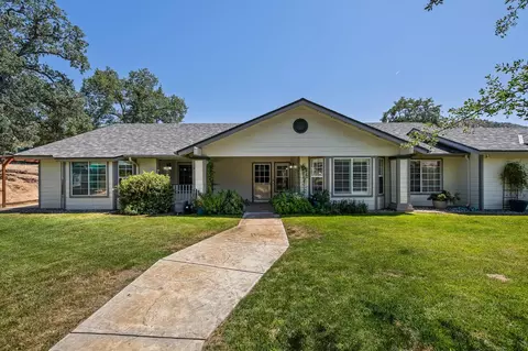 Exterior - 21965 Oak Hill Ln, Clovis, CA 93619 photo 7 of 21