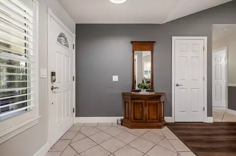 Entry Way - 21965 Oak Hill Ln, Clovis, CA 93619 photo 3 of 6