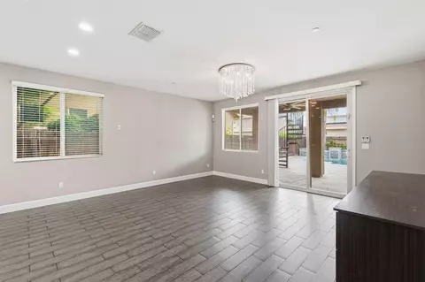 Living - 2977 Twinberry Ave, Clovis, CA 93619 photo 2 of 5