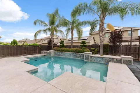Exterior - 2977 Twinberry Ave, Clovis, CA 93619 photo 5 of 8