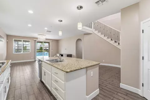 Entry Way - 2977 Twinberry Ave, Clovis, CA 93619 photo 4 of 9