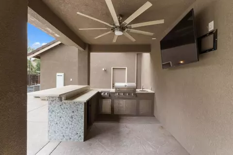 Kitchen - 2977 Twinberry Ave, Clovis, CA 93619 photo 4 of 4