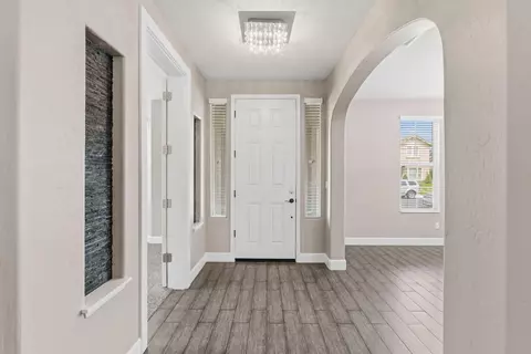 Entry Way - 2977 Twinberry Ave, Clovis, CA 93619 photo 1 of 9
