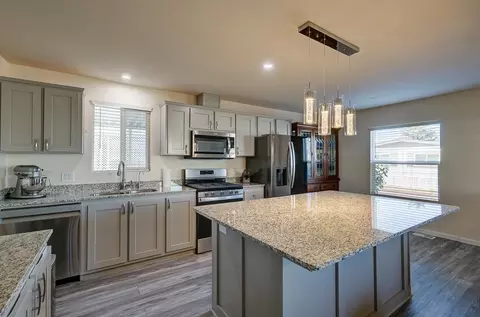 1001 Sylmar Ave #3, Clovis, CA 93619 photo 2