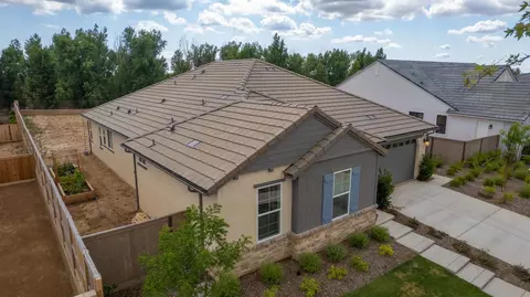 Exterior - 1122 Creekside Ave, Madera, CA 93636 photo 10 of 12