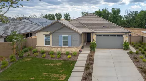 Exterior - 1122 Creekside Ave, Madera, CA 93636 photo 11 of 12