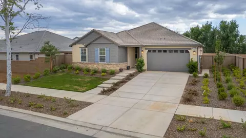 Exterior - 1122 Creekside Ave, Madera, CA 93636 photo 12 of 12