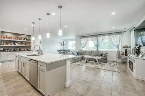 Kitchen - 1122 Creekside Ave, Madera, CA 93636 photo 7 of 7