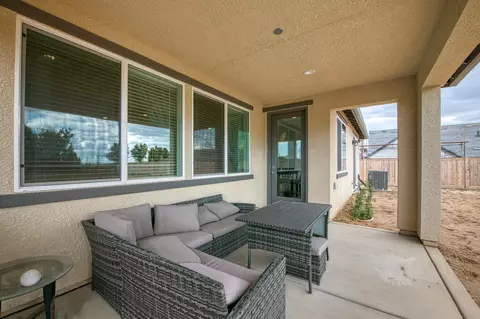 Exterior - 1122 Creekside Ave, Madera, CA 93636 photo 3 of 12