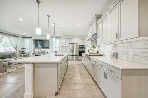 Kitchen - 1122 Creekside Ave, Madera, CA 93636 photo 1 of 7