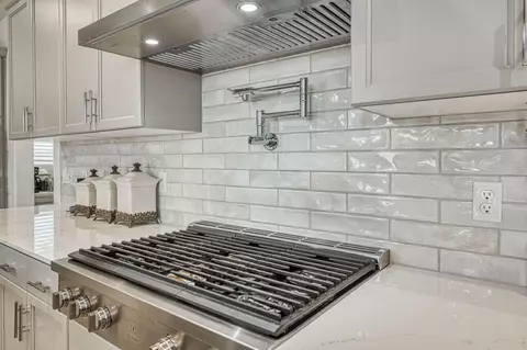 Kitchen - 1122 Creekside Ave, Madera, CA 93636 photo 6 of 7