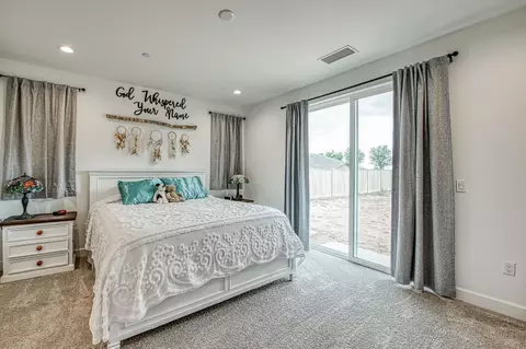 Bedroom - 1122 Creekside Ave, Madera, CA 93636 photo 1 of 5