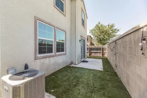 Exterior - 1363 Joy Dr, Clovis, CA 93619 photo 4 of 4