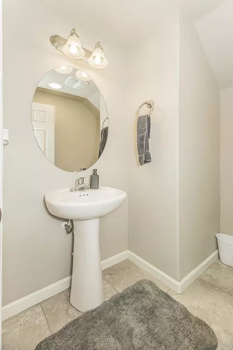 Bath - 1363 Joy Dr, Clovis, CA 93619 photo 1 of 3