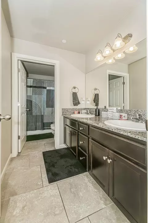 Bath - 1363 Joy Dr, Clovis, CA 93619 photo 3 of 3