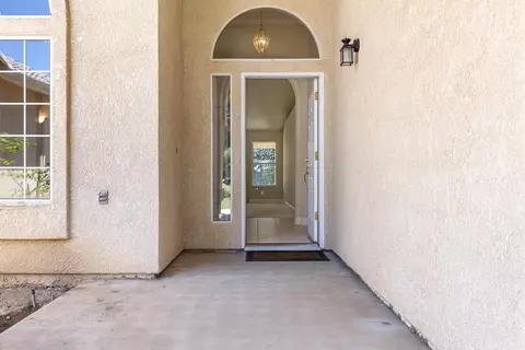 Entry Way - 1471 N Terry Ave, Clovis, CA 93619 photo 1 of 2