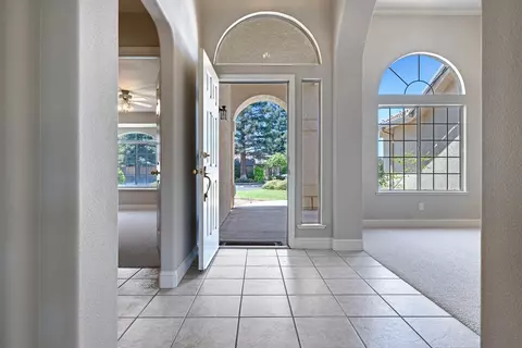 Entry Way - 1471 N Terry Ave, Clovis, CA 93619 photo 2 of 2
