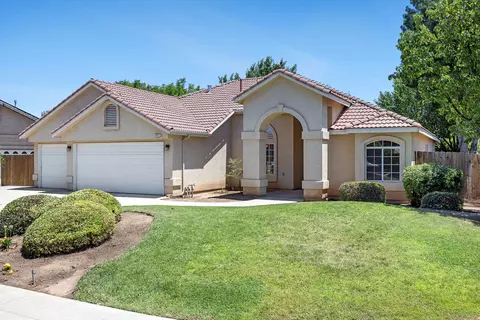 Exterior - 1471 N Terry Ave, Clovis, CA 93619 photo 2 of 9
