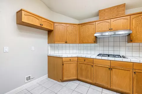 Kitchen - 1471 N Terry Ave, Clovis, CA 93619 photo 4 of 5