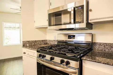 Kitchen - 1087 Ben Hur, Raymond, CA 93653 photo 6 of 7