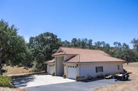 Exterior - 1087 Ben Hur, Raymond, CA 93653 photo 11 of 24