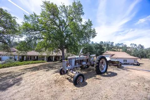 Exterior - 1087 Ben Hur, Raymond, CA 93653 photo 5 of 24