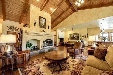 Living - 1087 Ben Hur, Raymond, CA 93653 photo 2 of 8