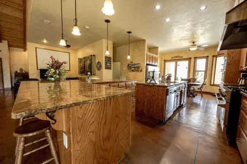 Kitchen - 1087 Ben Hur, Raymond, CA 93653 photo 1 of 7