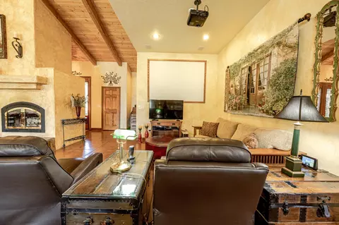 Living - 1087 Ben Hur, Raymond, CA 93653 photo 4 of 8