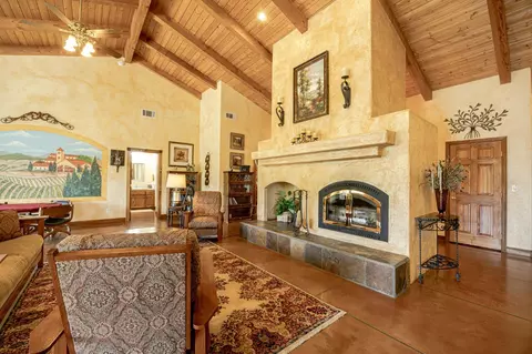 Living - 1087 Ben Hur, Raymond, CA 93653 photo 3 of 8
