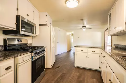 Kitchen - 1087 Ben Hur, Raymond, CA 93653 photo 7 of 7