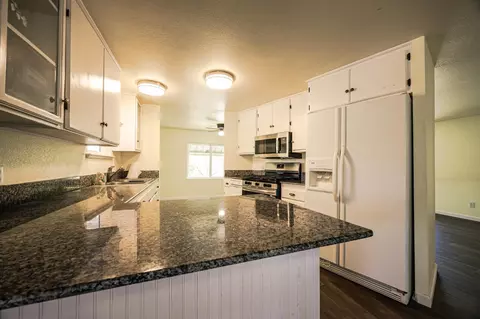 Kitchen - 1087 Ben Hur, Raymond, CA 93653 photo 5 of 7