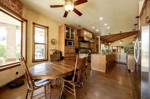 Dining - 1087 Ben Hur, Raymond, CA 93653 photo 2 of 2