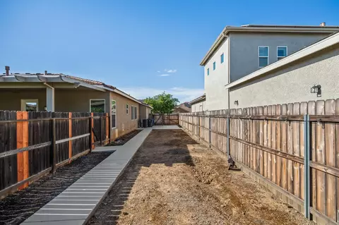 Exterior - 3128 Powers Ave, Clovis, CA 93619 photo 12 of 13