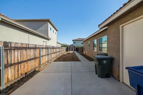 Exterior - 3128 Powers Ave, Clovis, CA 93619 photo 11 of 13