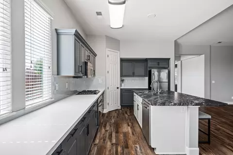 Kitchen - 3128 Powers Ave, Clovis, CA 93619 photo 4 of 6