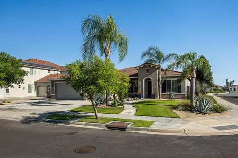 Exterior - 3128 Powers Ave, Clovis, CA 93619 photo 2 of 13