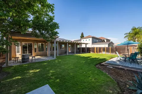 Exterior - 3128 Powers Ave, Clovis, CA 93619 photo 7 of 13