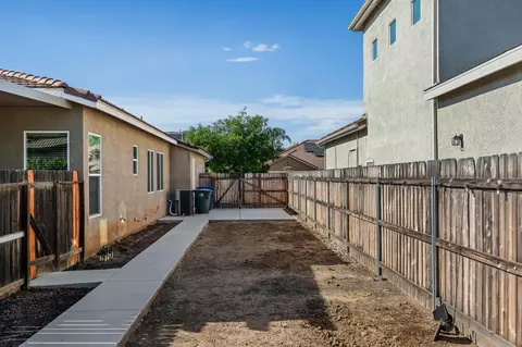 Exterior - 3128 Powers Ave, Clovis, CA 93619 photo 13 of 13