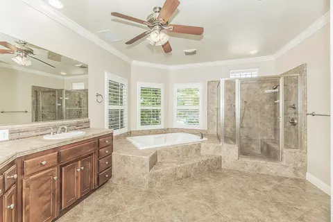 Bath - 2998 Ashcroft, Clovis, CA 93611 photo 2 of 6