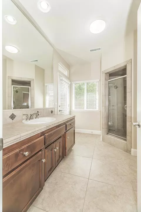 Bath - 2998 Ashcroft, Clovis, CA 93611 photo 5 of 6