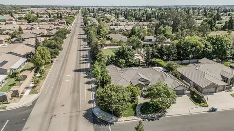 View/Area - 2998 Ashcroft, Clovis, CA 93611 photo 8 of 13