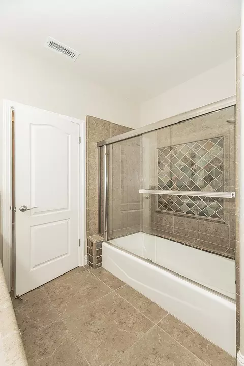 Bath - 2998 Ashcroft, Clovis, CA 93611 photo 4 of 6