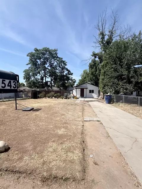 4543 E Inyo St, Fresno, CA 93702