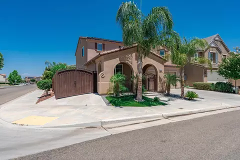 Exterior - 3609 Flint Ave, Clovis, CA 93619 photo 6 of 7