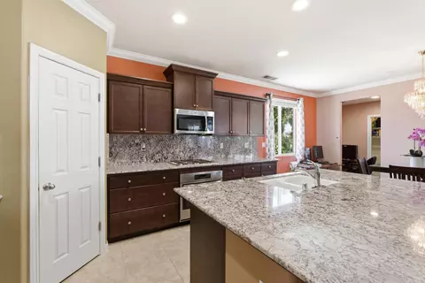 Kitchen - 3609 Flint Ave, Clovis, CA 93619 photo 3 of 8