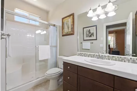 Bath - 3609 Flint Ave, Clovis, CA 93619 photo 1 of 3