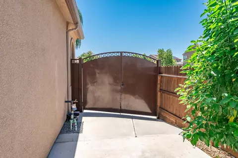 Exterior - 3609 Flint Ave, Clovis, CA 93619 photo 5 of 7