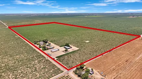 11388 S Chateau Fresno Ave, Caruthers, CA 93609