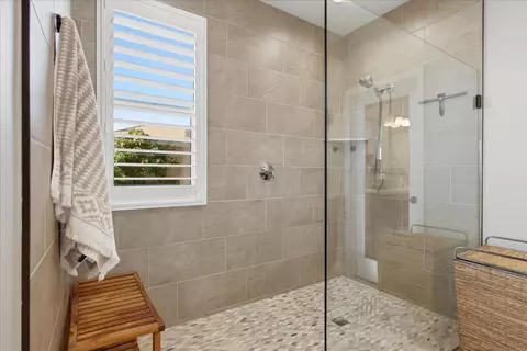 Bath - 4314 Little Canyon Dr, Madera, CA 93636 photo 2 of 3
